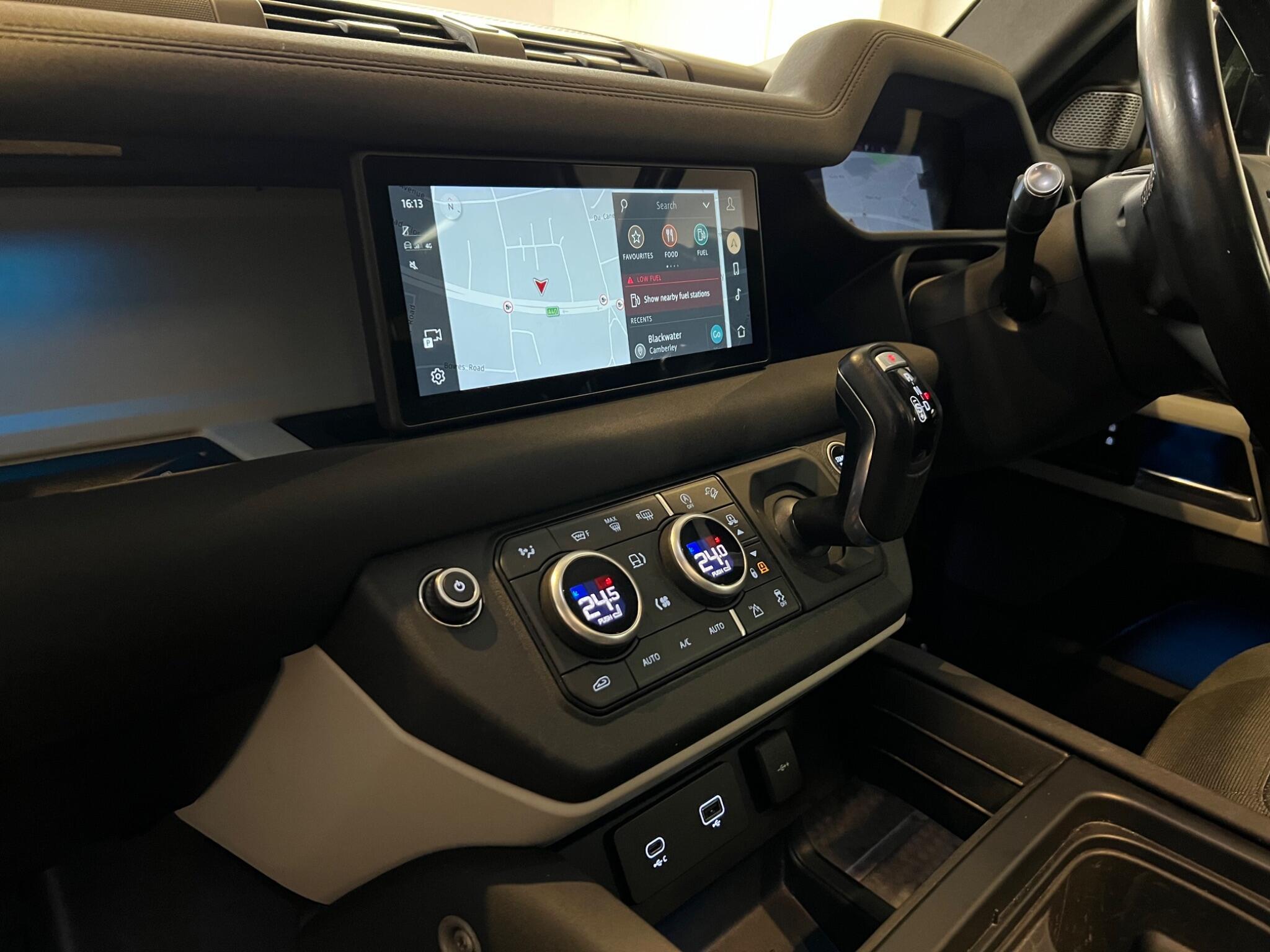 Land Rover Defender 110